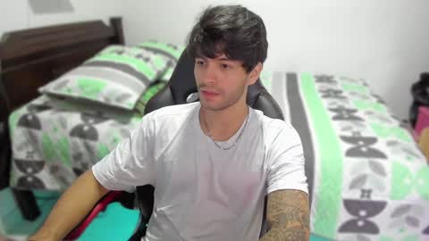 Snapshot of justin_stark1 chatting on January 20, 11:32 pm Diego online show from January 20, 11:32 pm