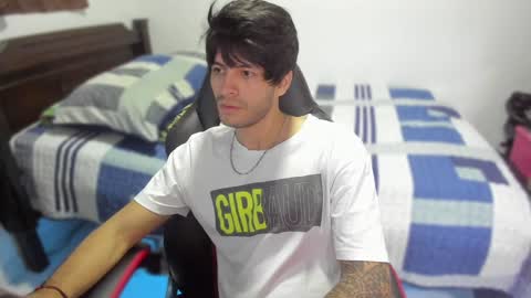 Snapshot of justin_stark1 chatting on December 3, 11:35 pm Diego online show from December 3, 11:35 pm