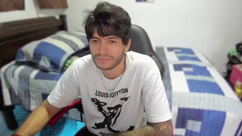Snapshot of justin_stark1 chatting on January 6, 10:26 pm Diego online show from January 6, 10:26 pm