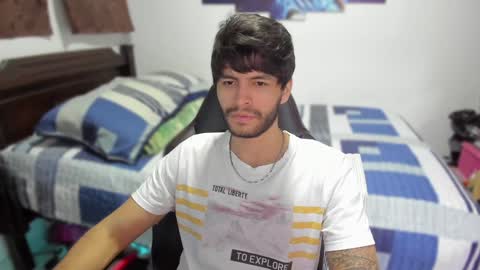 Snapshot of justin_stark1 chatting on January 15, 10:35 pm Diego online show from January 15, 10:35 pm
