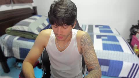 Snapshot of justin_stark1 chatting on December 26, 10:52 pm Diego online show from December 26, 10:52 pm