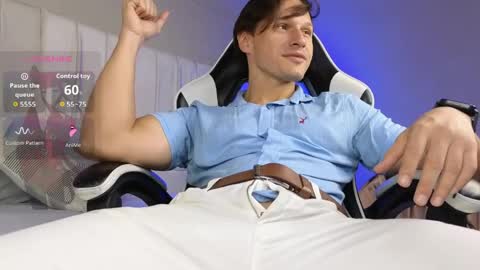 Justin  online show from April 9, 8:15 pm