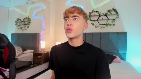 Justin online show from November 25, 11:12 am