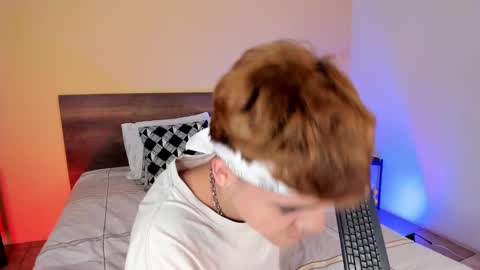 Justin online show from December 5, 3:59 am