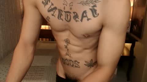 justine_hunk online show from April 4, 7:05 am