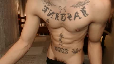 justine_hunk online show from February 24, 2:18 pm