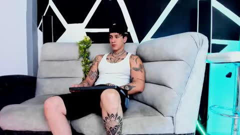 Snapshot of justinfuller_31 chatting on October 11, 7:07 pm justinfuller_31 online show from October 11, 7:07 pm
