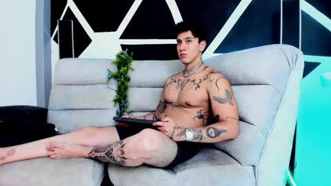 Snapshot of justinfuller_31 chatting on October 1, 11:19 pm justinfuller_31 online show from October 1, 11:19 pm