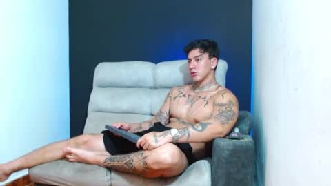 justinfuller_31 online show from July 7, 6:47 am