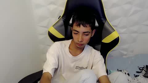 J U S T I N online show from February 27, 7:26 pm