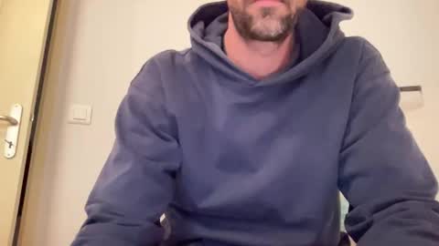 justmeandyou00 online show from December 1, 1:25 pm