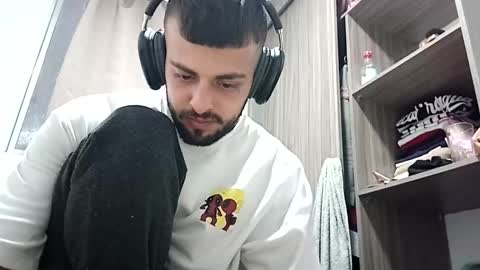 Snapshot of k_a_t_o_ chatting on October 11, 10:25 pm k_a_t_o_ online show from October 11, 10:25 pm