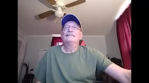 Snapshot of kabriggs137 chatting on December 27, 6:53 pm kabriggs137 online show from December 27, 6:53 pm