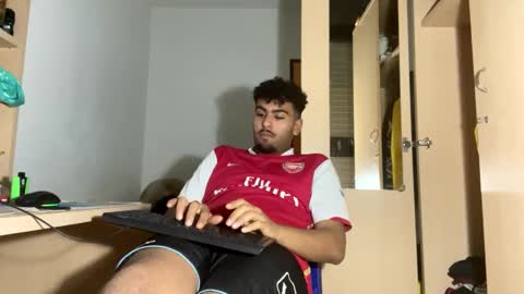 Snapshot of karim03larbi chatting on March 12, 7:49 pm karim03larbi online show from March 12, 7:49 pm