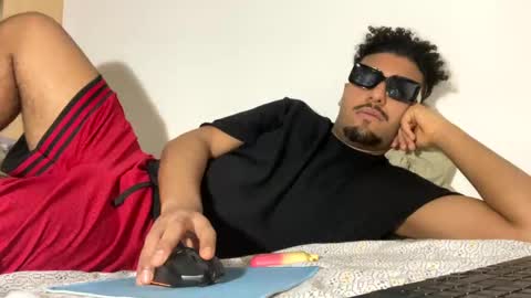 Snapshot of karim03larbi chatting on January 18, 2:12 pm karim03larbi online show from January 18, 2:12 pm