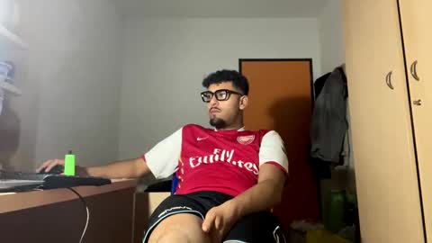 Snapshot of karim03larbi chatting on March 10, 9:18 pm karim03larbi online show from March 10, 9:18 pm
