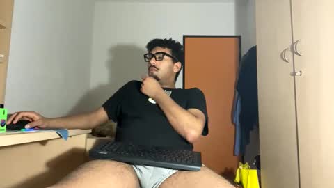 Snapshot of karim03larbi chatting on March 6, 7:43 pm karim03larbi online show from March 6, 7:43 pm
