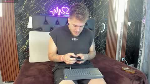 Keane online show from October 24, 11:34 am