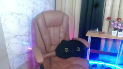 ken_minjun online show from February 9, 11:59 am