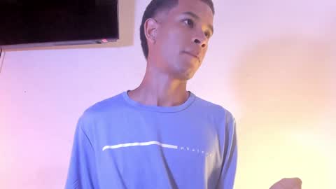 Snapshot of ken_rivera chatting on December 17, 2:23 am Julian Rivera online show from December 17, 2:23 am