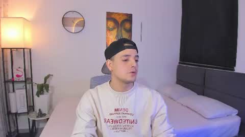 kendel_dimitri online show from June 30, 5:41 am