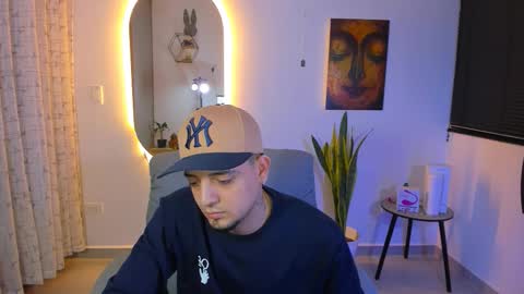 kendel_dimitri online show from March 16, 5:44 am