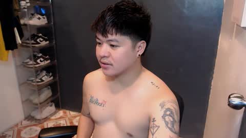 Snapshot of kenhotline911 chatting on January 8, 5:48 pm ken online show from January 8, 5:48 pm