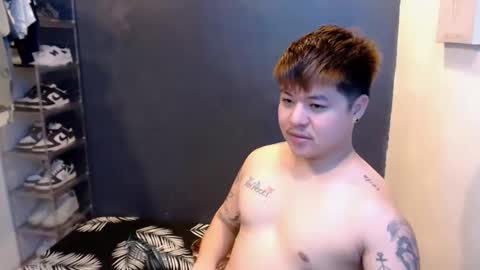 Snapshot of kenhotline911 chatting on December 5, 4:12 pm ken online show from December 5, 4:12 pm