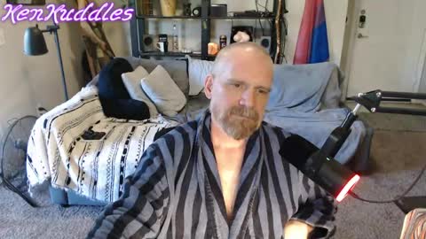 Ken Kuddles online show from April 19, 12:32 am