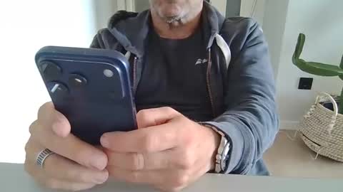 Anton online show from May 1, 9:34 am