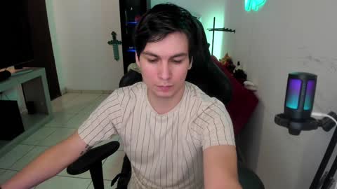 Kevin online show from December 14, 12:22 am