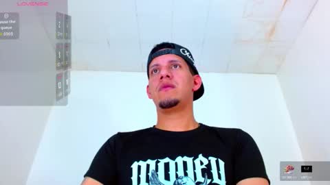 Snapshot of kevin__max_ chatting on September 22, 7:13 pm Kev online show from September 22, 7:13 pm