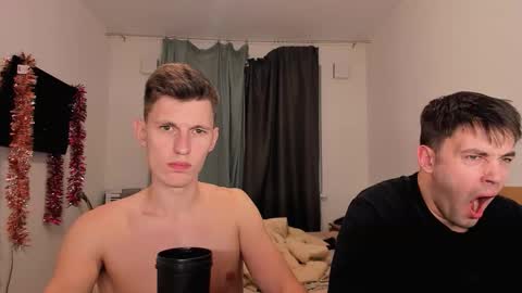Snapshot of kevin_hornyyy chatting on October 11, 4:44 pm kevin online show from October 11, 4:44 pm