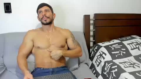 kevin_malone22 online show from June 18, 9:53 pm