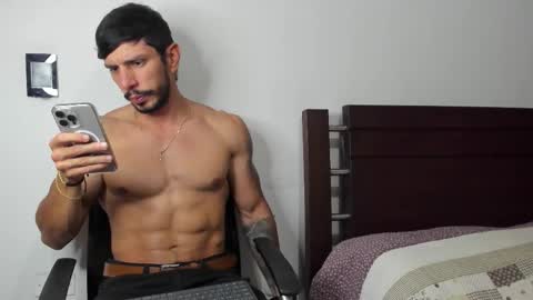 kevin_malone22 online show from November 28, 10:00 pm