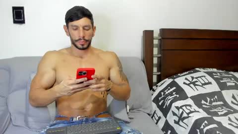 kevin_malone22 online show from June 13, 3:15 am