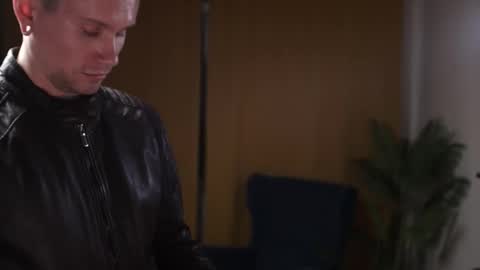 Kev online show from November 17, 6:33 pm