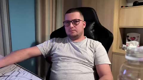 Snapshot of kevinnlovely chatting on October 17, 8:35 pm Kevinn online show from October 17, 8:35 pm