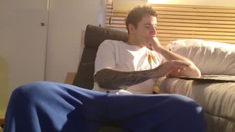 Kevin online show from December 2, 6:27 am