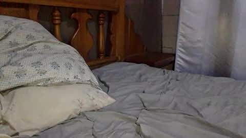 kharrileddie1 online show from April 10, 7:26 am