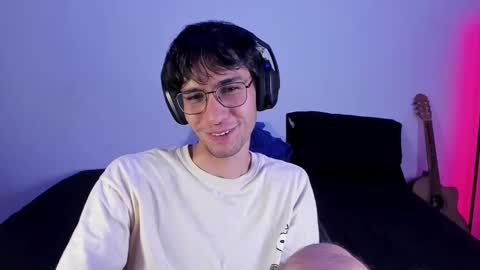 khozler_ online show from February 13, 2:34 am