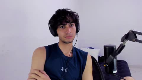 khozler_ online show from December 8, 1:02 am