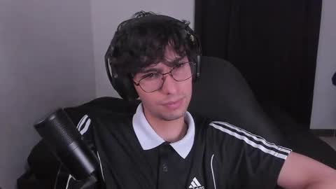 khozler_ online show from October 3, 10:37 pm