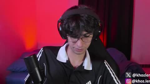 khozler_ online show from October 30, 4:47 am