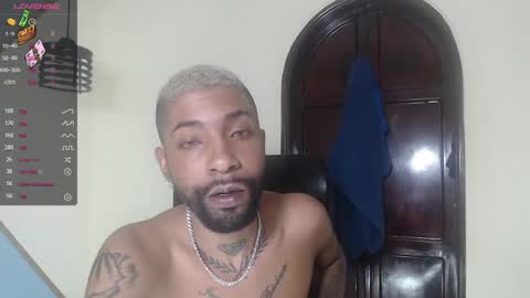 Snapshot of kilian_xx chatting on January 2, 3:08 pm Kilian xxx online show from January 2, 3:08 pm