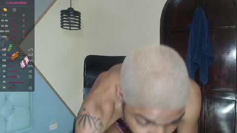 Snapshot of kilian_xx chatting on December 23, 12:41 pm Kilian xxx online show from December 23, 12:41 pm