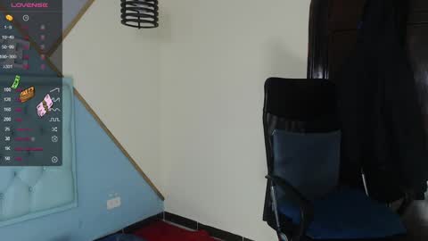 Snapshot of kilian_xx chatting on December 15, 1:32 pm Kilian xxx online show from December 15, 1:32 pm