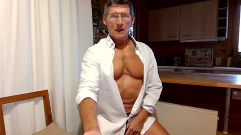 kimonoblues online show from December 8, 2:30 pm