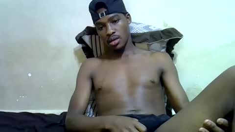 kimzsguyz online show from March 2, 7:15 am