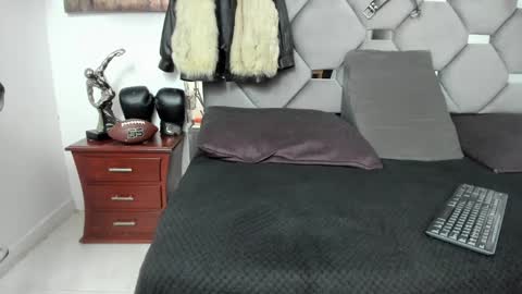 HOT MEN BLACK online show from December 30, 10:45 pm